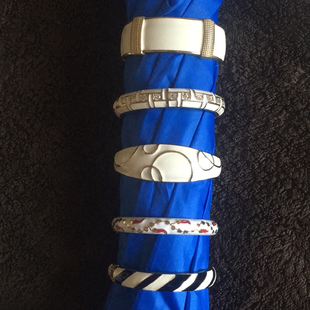 Hinged bracelets